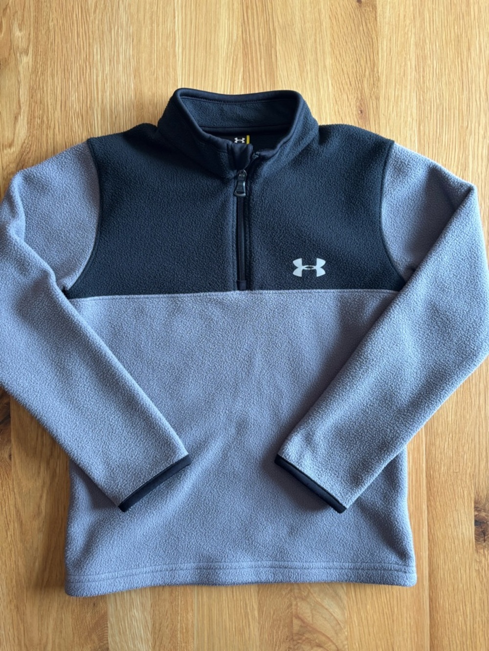 Under Armour Kids Two-Tone Black and Light Gray 1/4 Zip Fleece Pullover